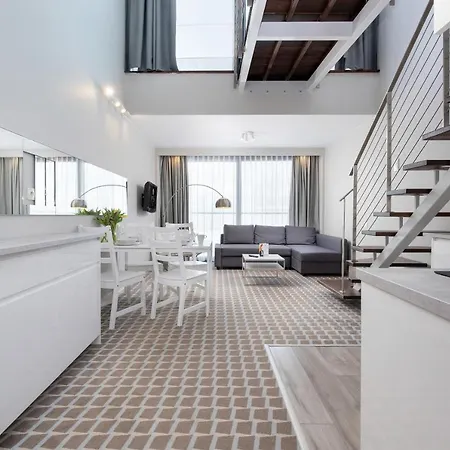 Deluxe Marine Seaview By Jantar Apartment