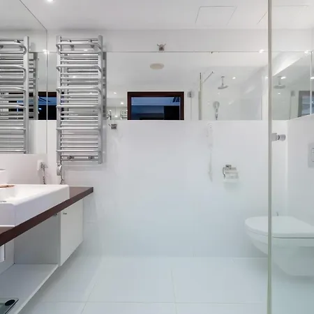 Deluxe Marine Seaview By Jantar Apartment